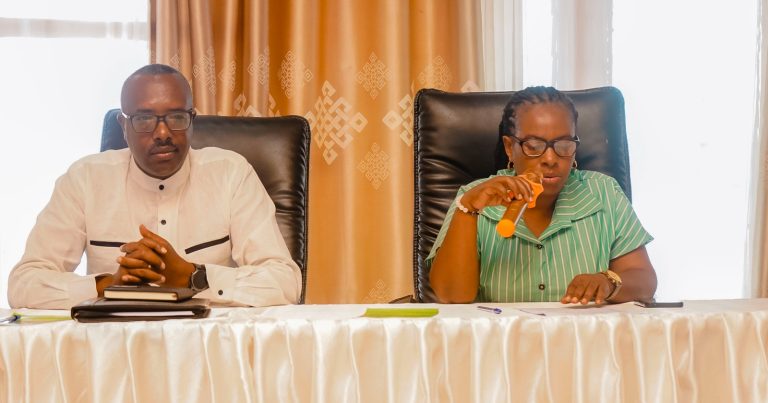 ABAYOBOZI B’URUGAGA RW’ABAGORE RUSHAMIKIYE KU MUTWE WA POLITIKI MU NTARA Y’IBURENGERAZUBA BAHUGUWE KURI DEMOKARASI Y’UBWUMVIKANE N’AKAMARO KAYO.